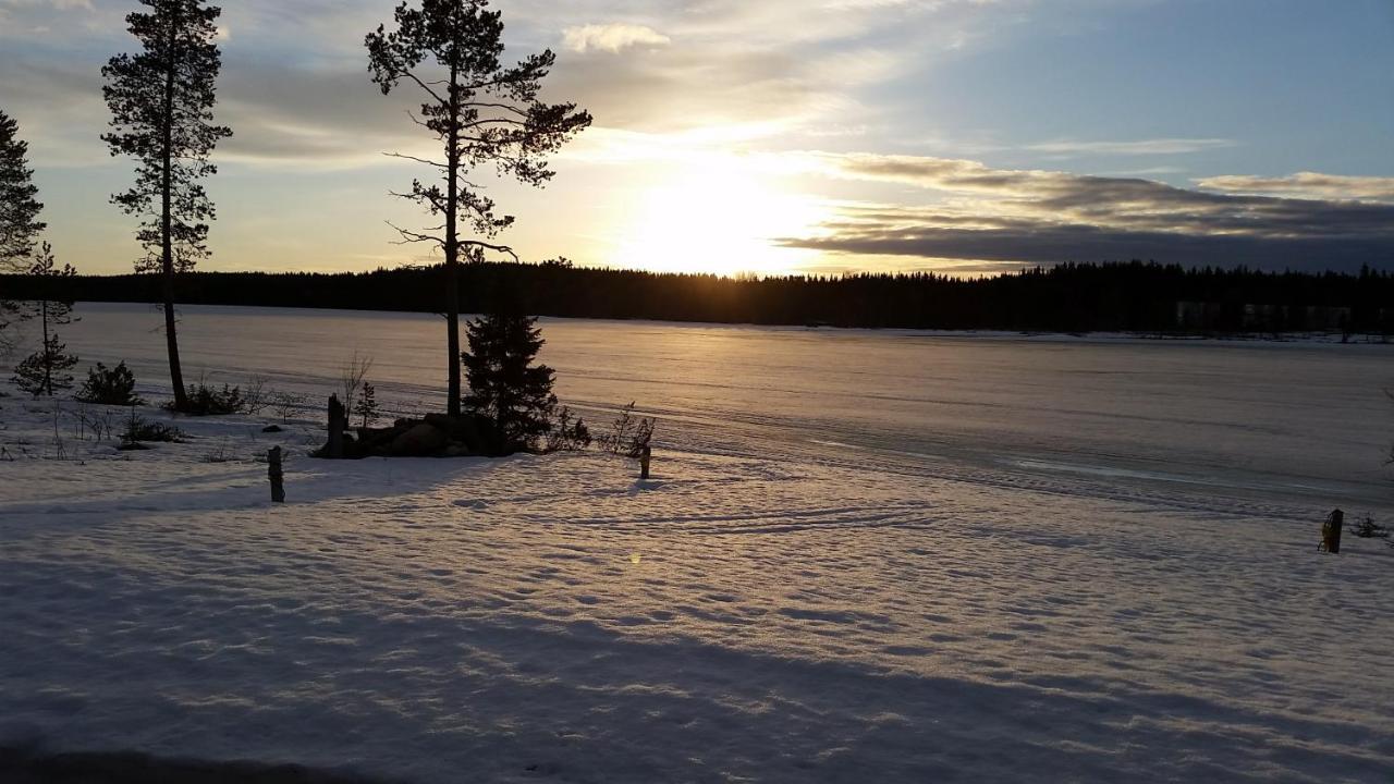 Huvila Eraemaajaerven Rannalla Taivalkoskella Jokijärvi Exterior foto